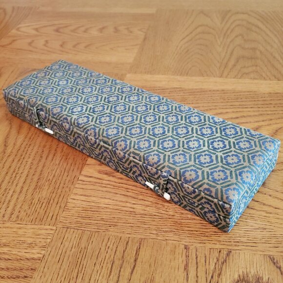 Vintage Chinese Cloisonné Enamel Gilt Inlay Chopsticks (4 pair) w/ Original Box - Picture 3 of 6